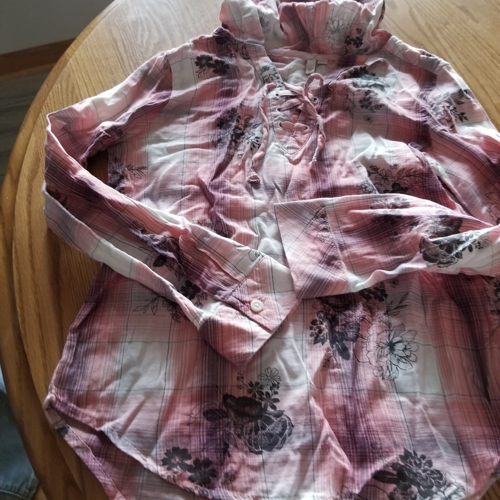 Hooded shirt